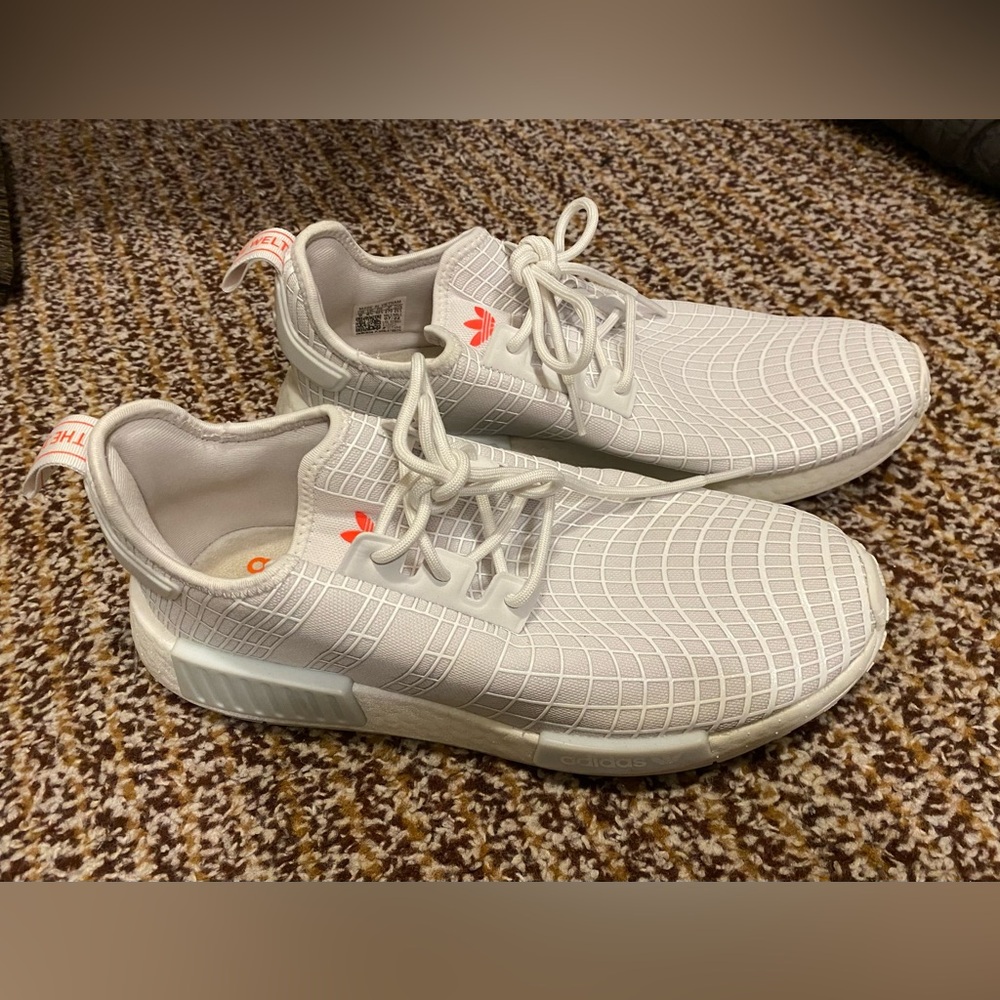 Men’s Size 9 Adidas Runners